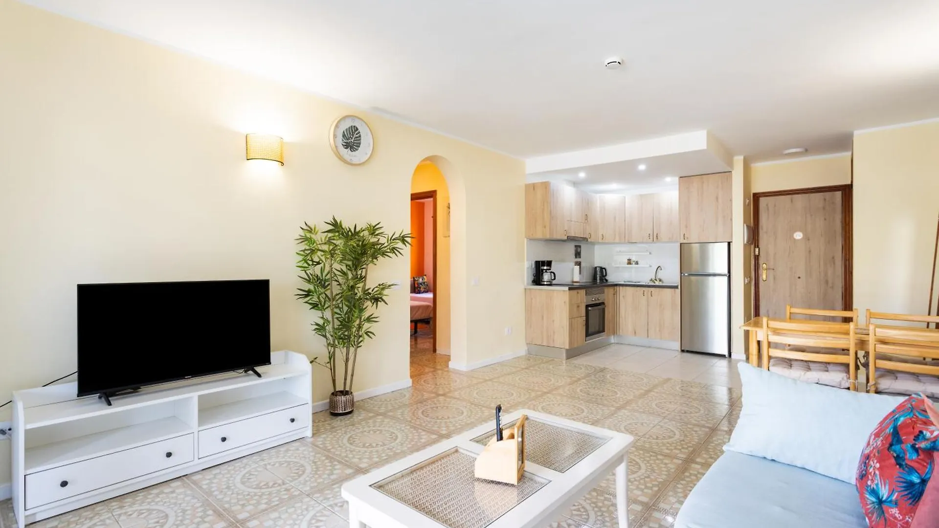 Private Garden Two Bedroom Apartment At Fairways Club San Miguel de Abona Spanien